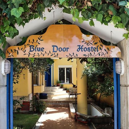 Blue Door Hostel تيرانا المظهر الخارجي الصورة