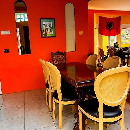 Blue Door Hostel تيرانا المظهر الخارجي الصورة