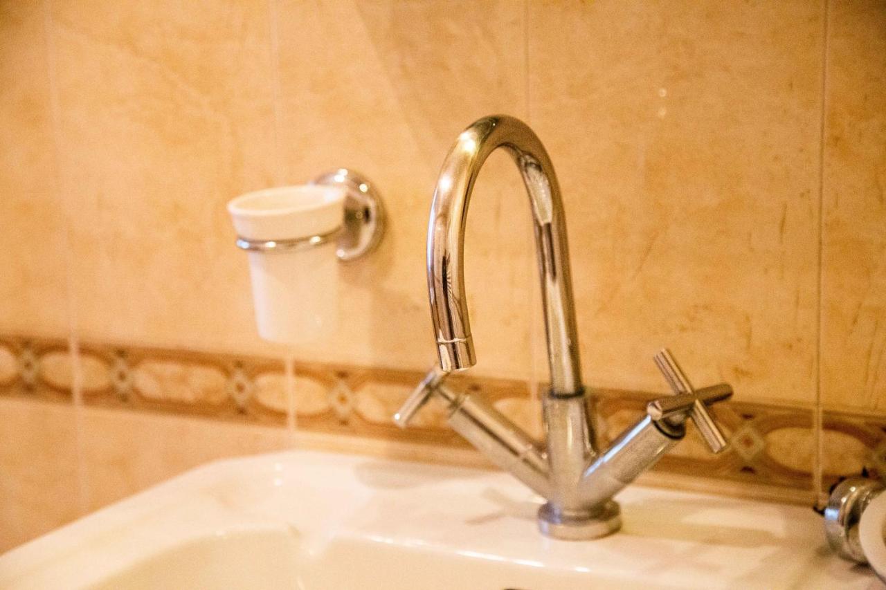 Blue Door Hostel تيرانا المظهر الخارجي الصورة