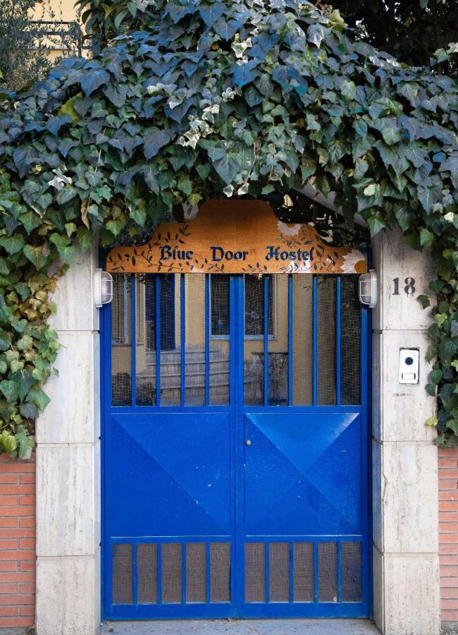 Blue Door Hostel تيرانا المظهر الخارجي الصورة