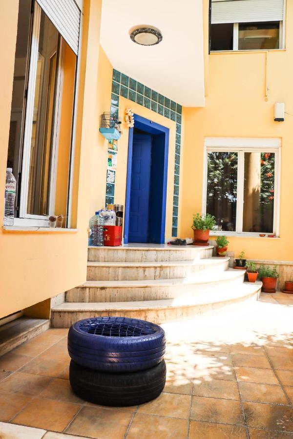 Blue Door Hostel تيرانا المظهر الخارجي الصورة
