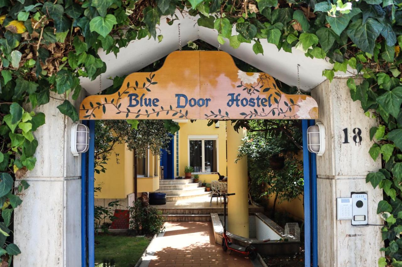 Blue Door Hostel تيرانا المظهر الخارجي الصورة