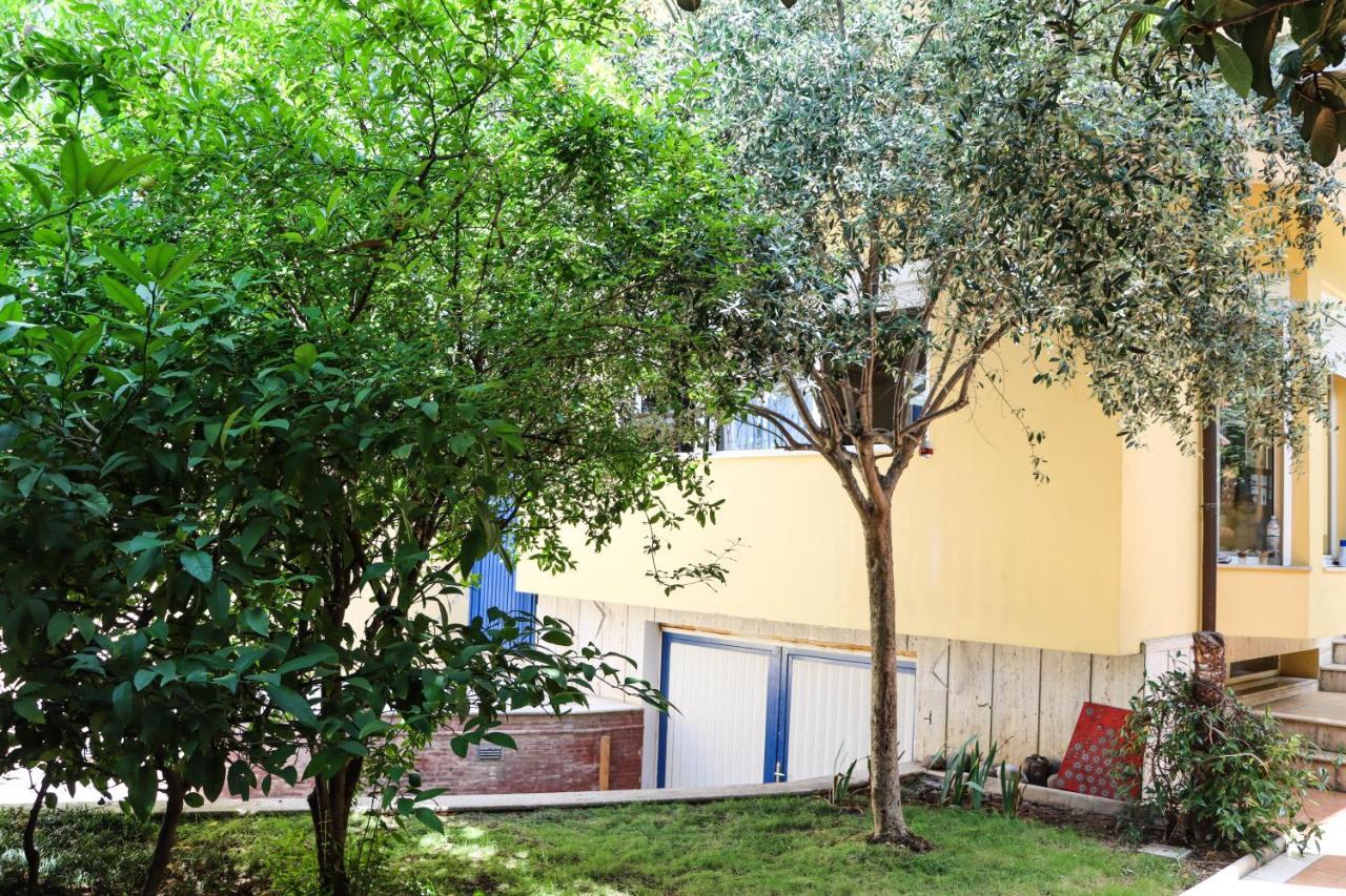 Blue Door Hostel تيرانا المظهر الخارجي الصورة