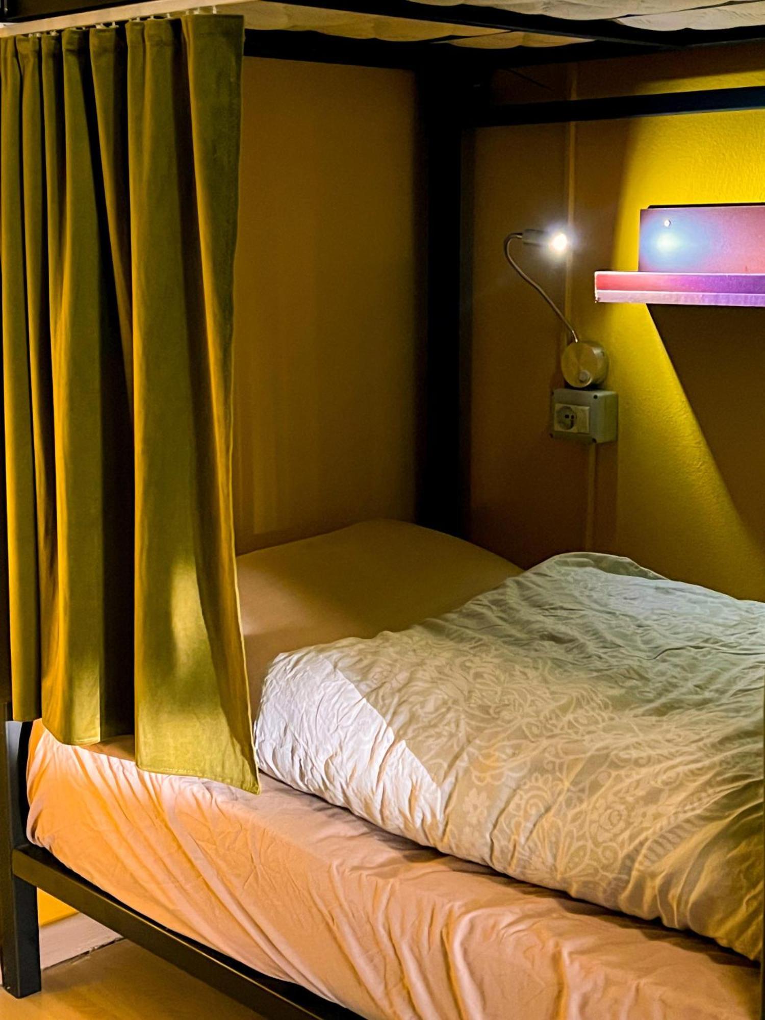 Blue Door Hostel تيرانا المظهر الخارجي الصورة