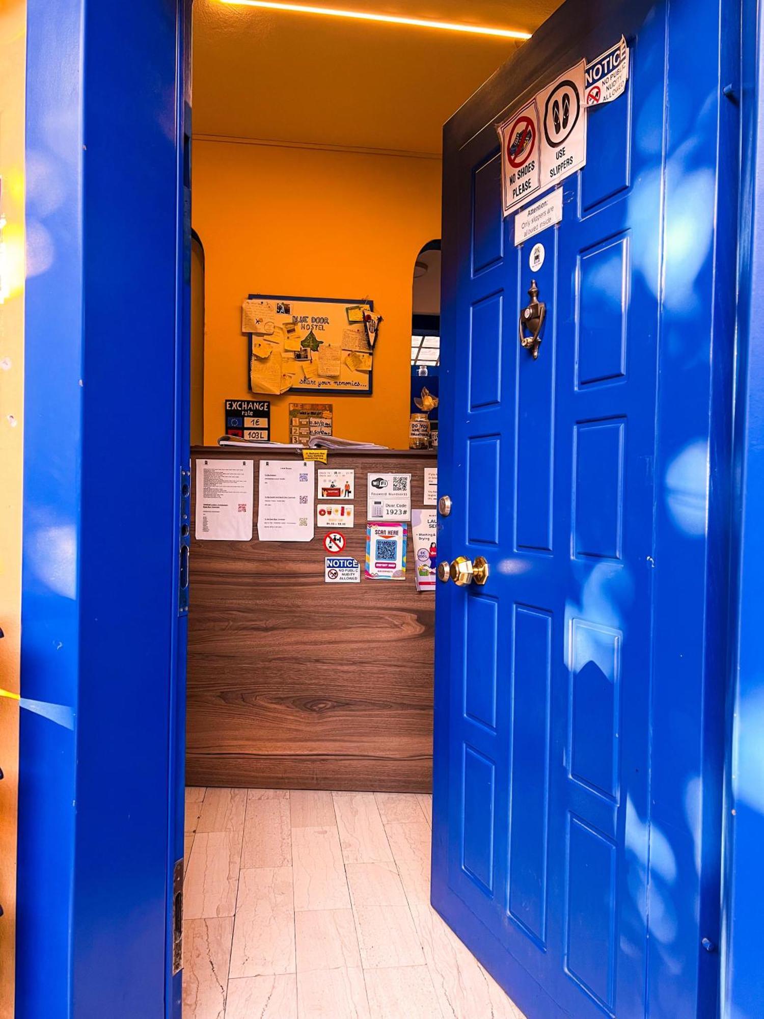 Blue Door Hostel تيرانا المظهر الخارجي الصورة