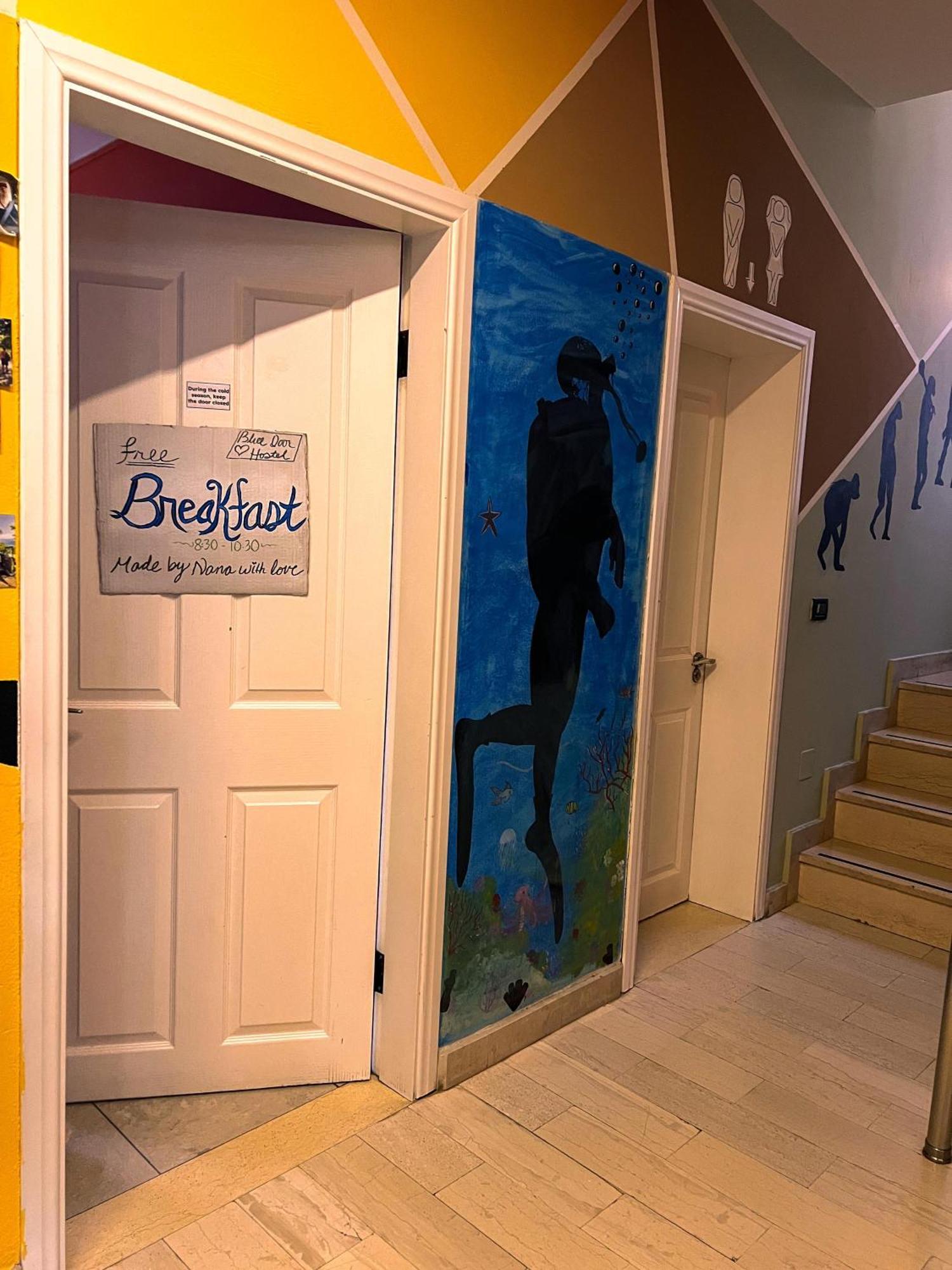 Blue Door Hostel تيرانا المظهر الخارجي الصورة