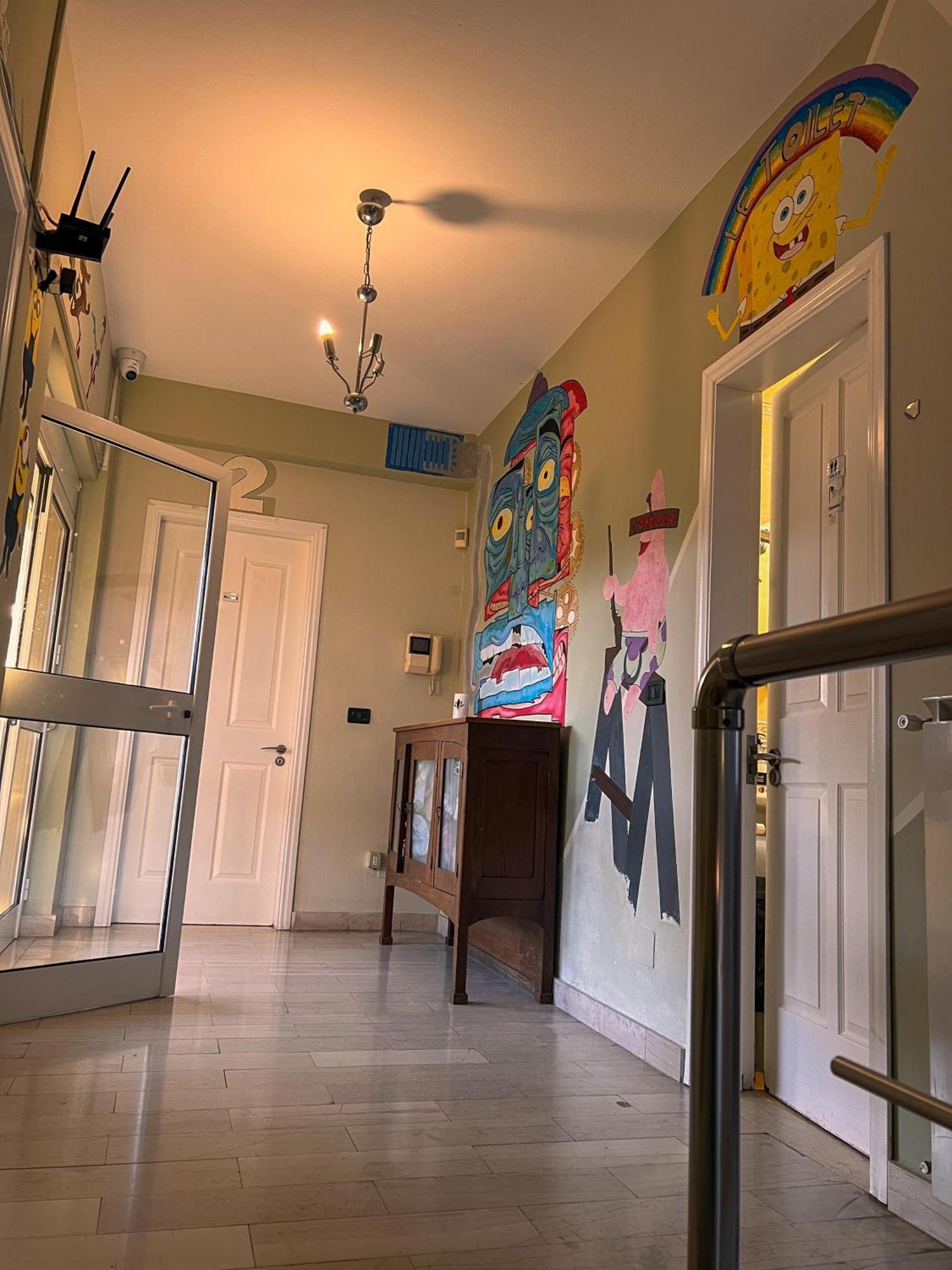 Blue Door Hostel تيرانا المظهر الخارجي الصورة