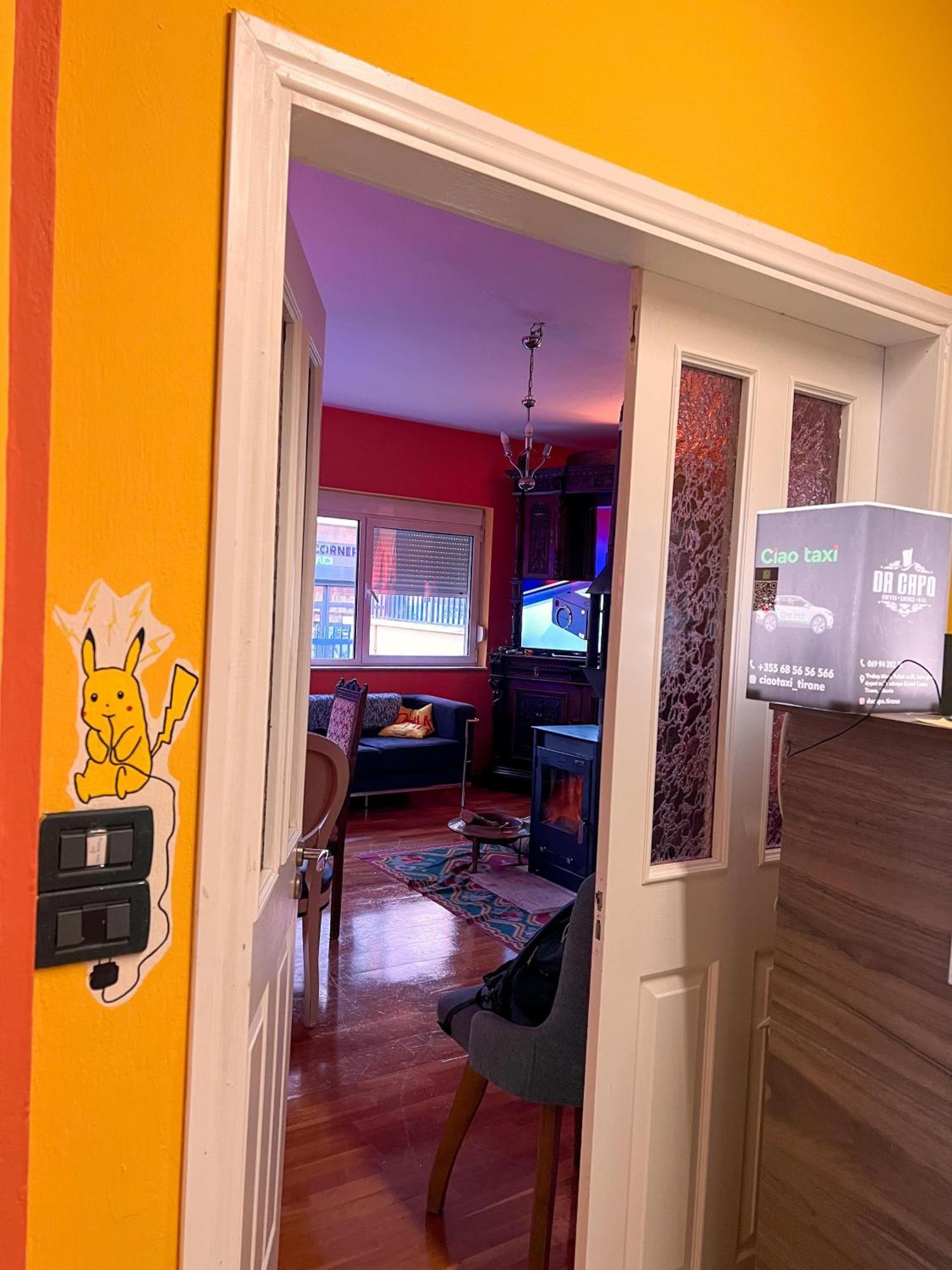 Blue Door Hostel تيرانا المظهر الخارجي الصورة