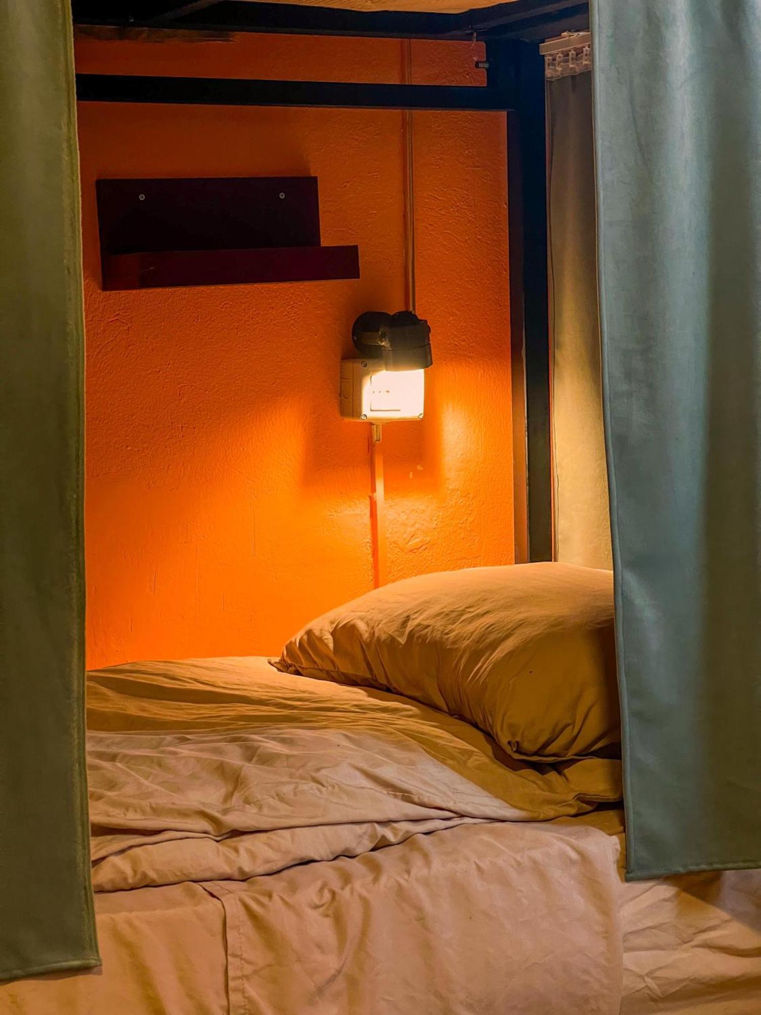 Blue Door Hostel تيرانا المظهر الخارجي الصورة