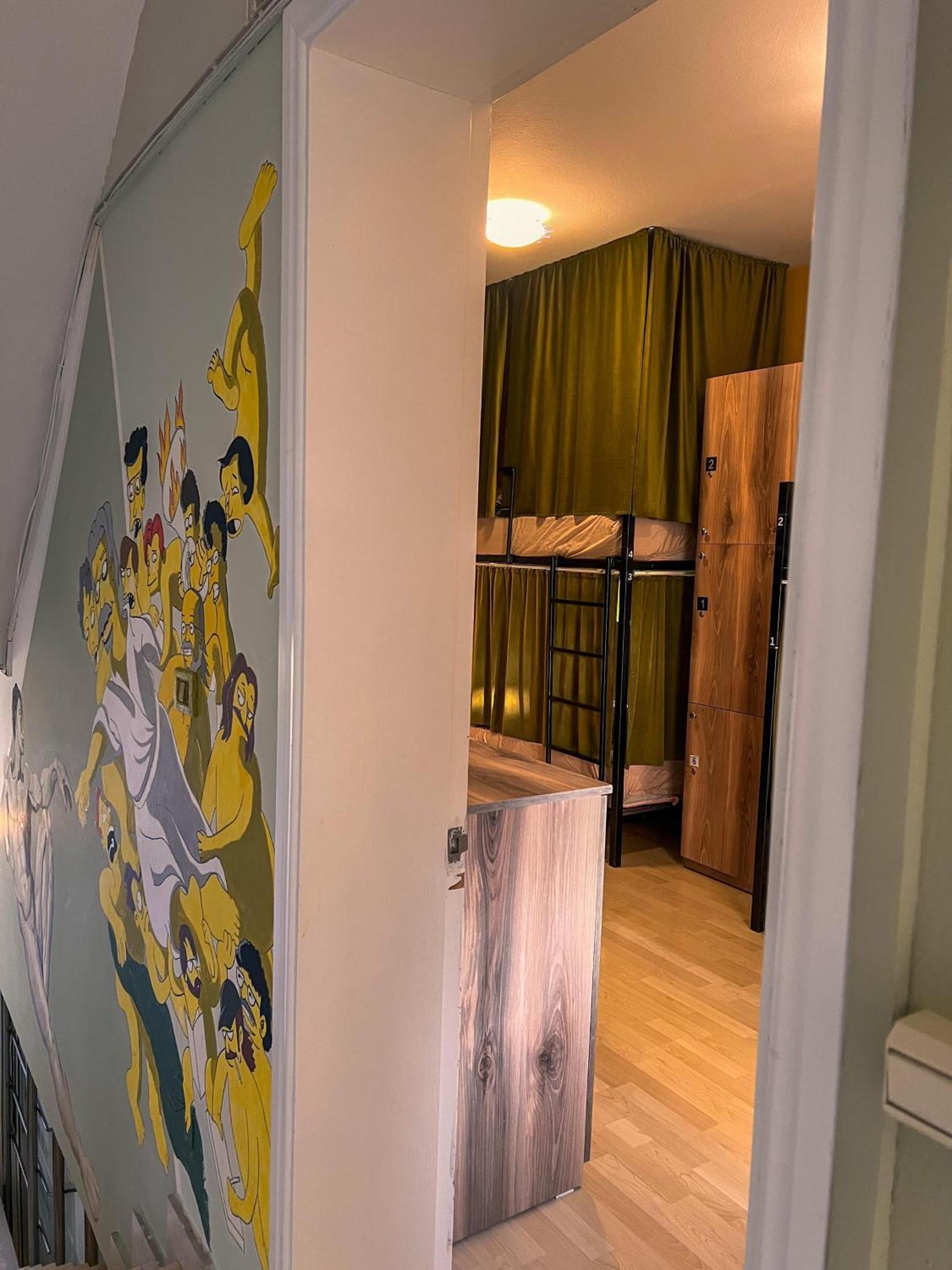 Blue Door Hostel تيرانا المظهر الخارجي الصورة